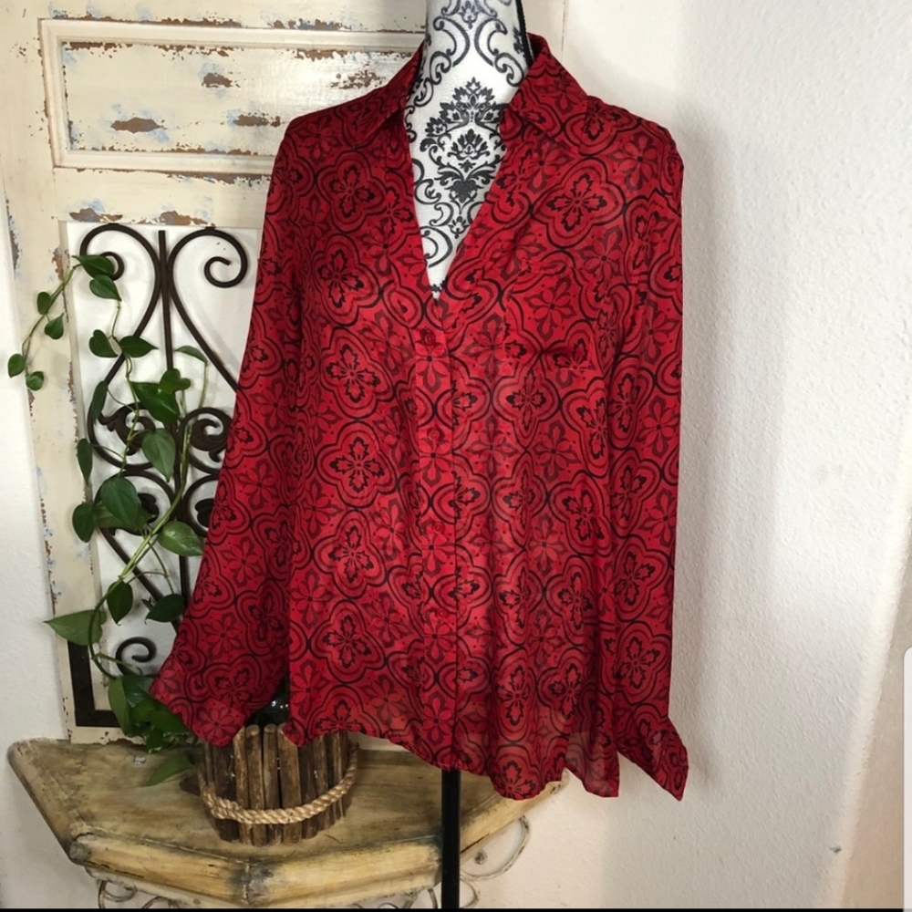 NWT Larsen Gray Sheer Blouse